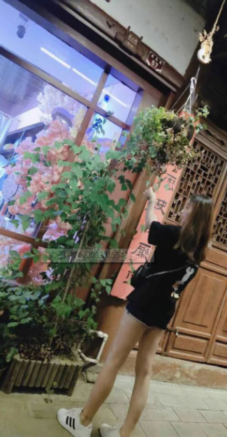 实至名归小靓女，C凶粉嫩皮肤白，实在听话不机车